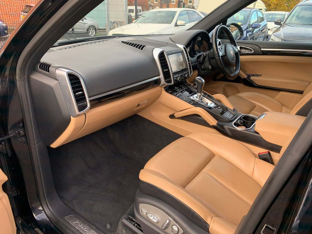 Porsche Cayenne 2014/0 - Global Int Ltd