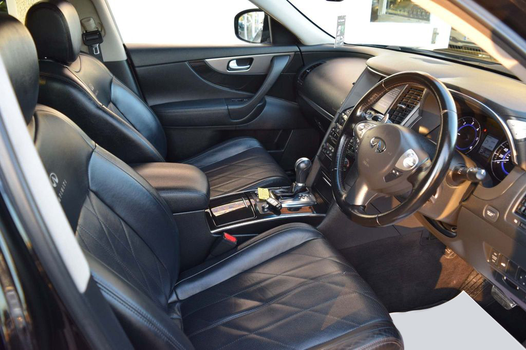 Infiniti fx салон