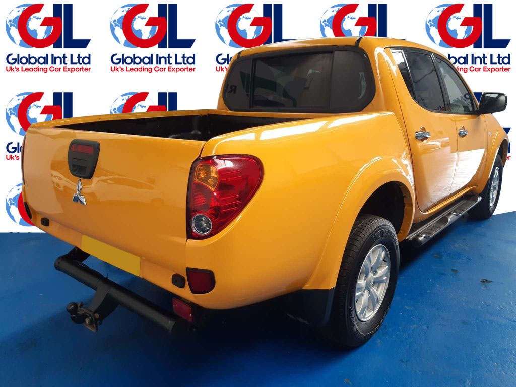 Mitsubishi l200 2013