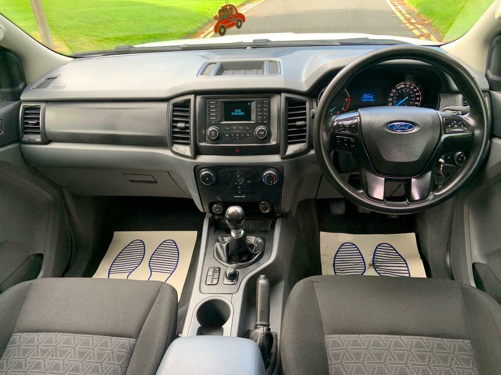 Ford ranger салон