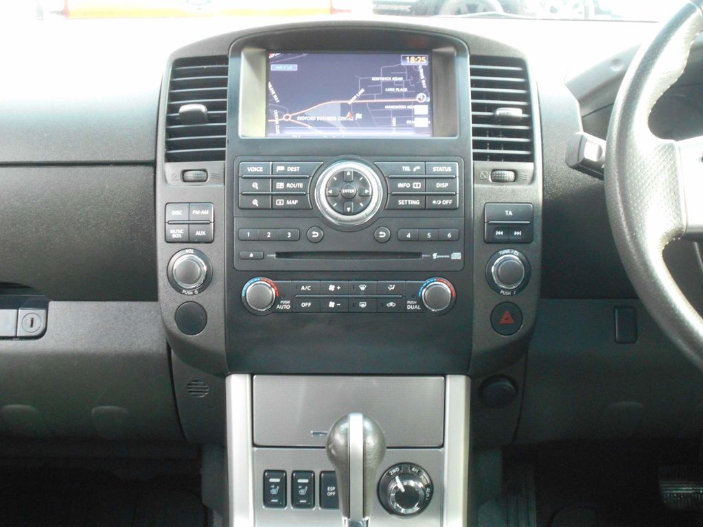 Nissan Navara 2014/0 - Global Int Ltd