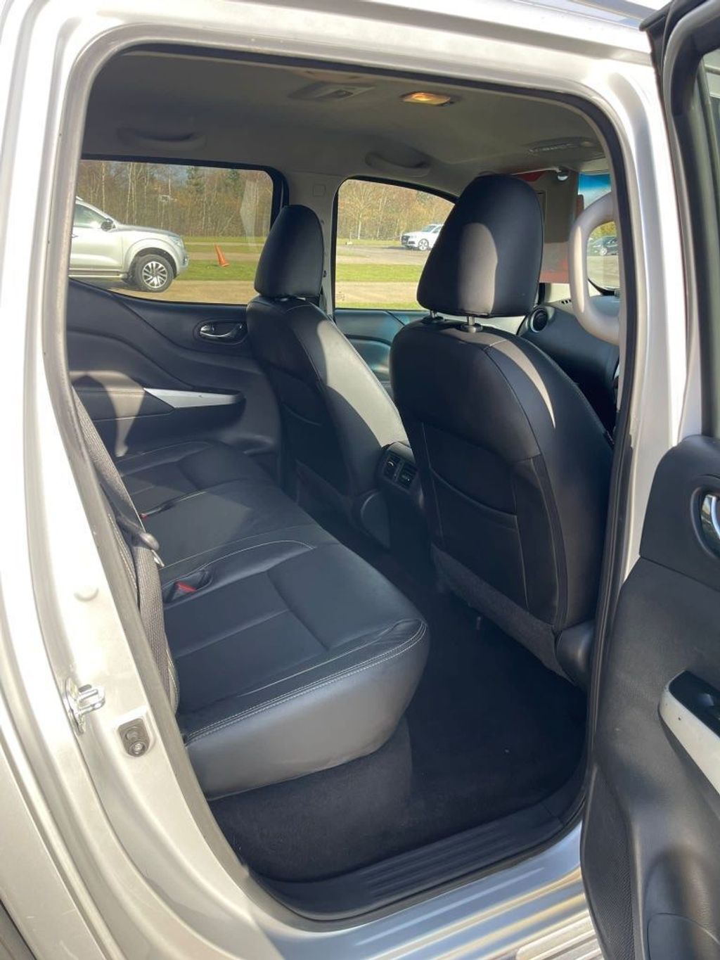 Nissan Navara 2018/0 - Global Int Ltd
