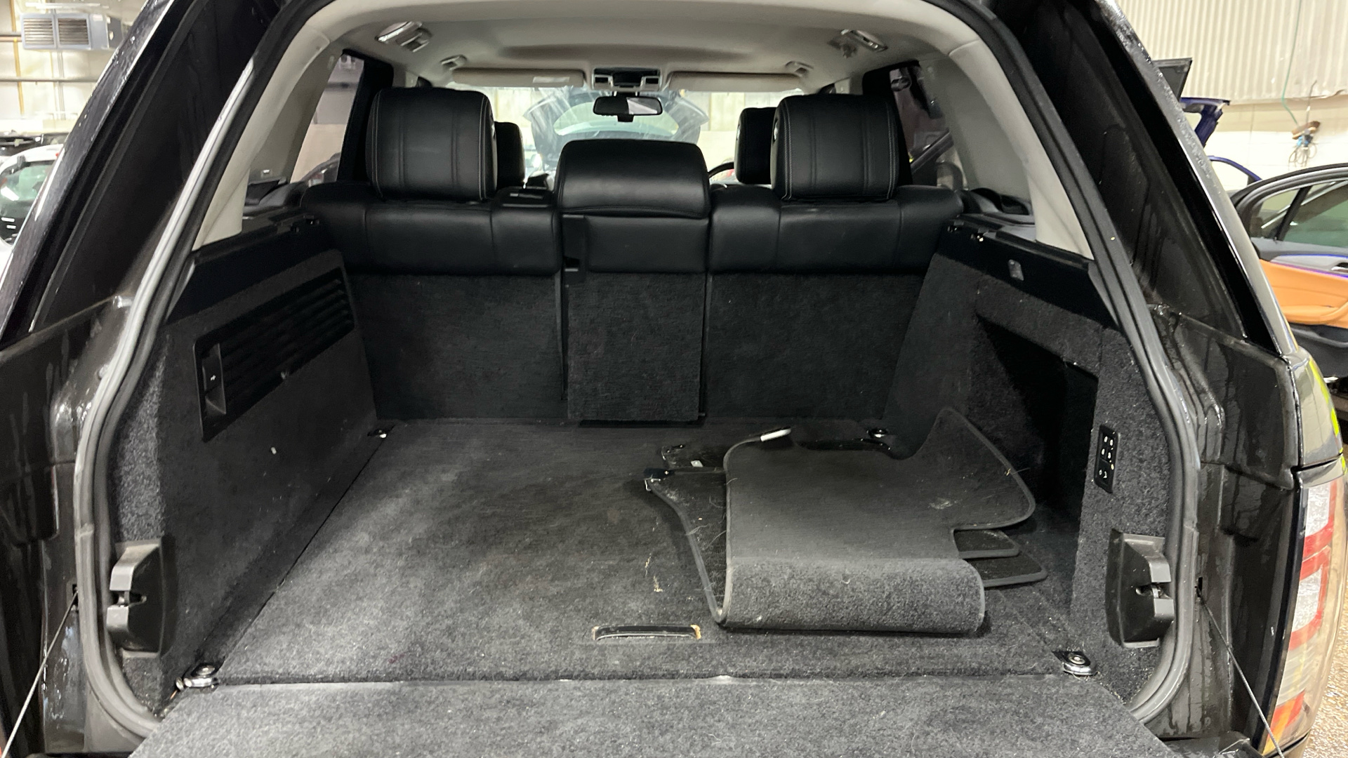Land Rover Range Rover 2013/0 - Global Int Ltd