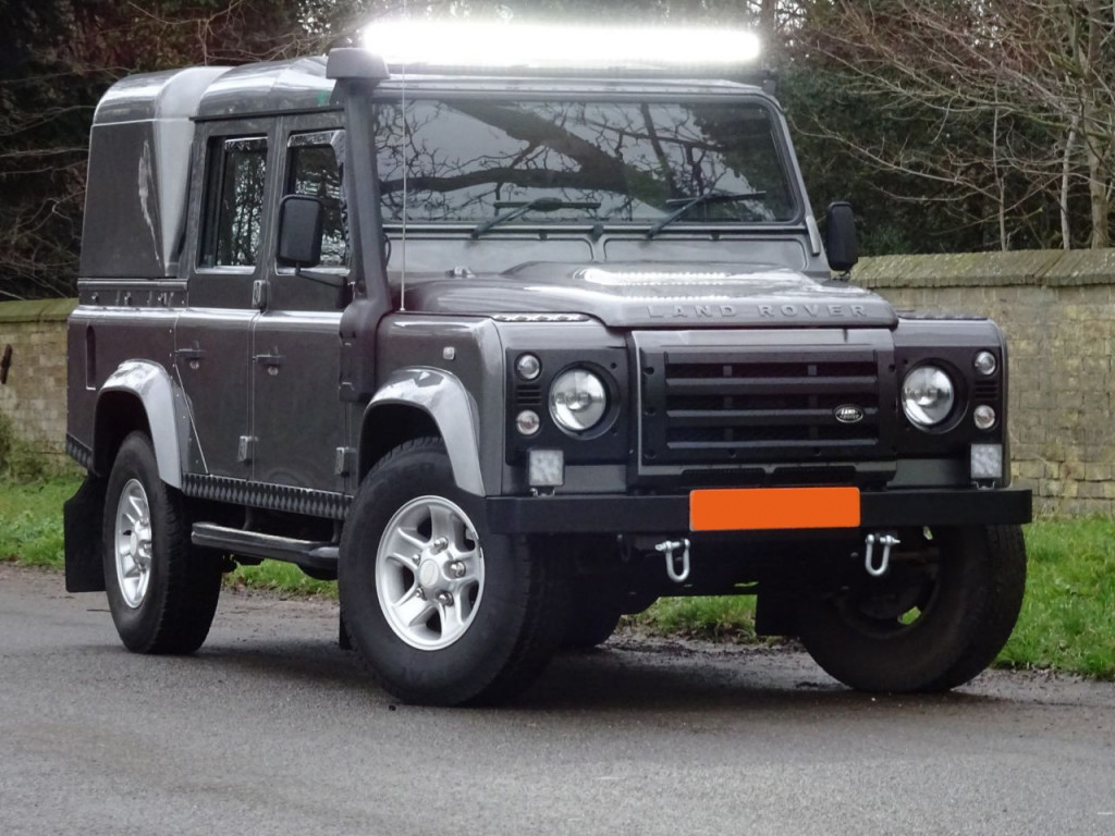 Land rover defender 2009