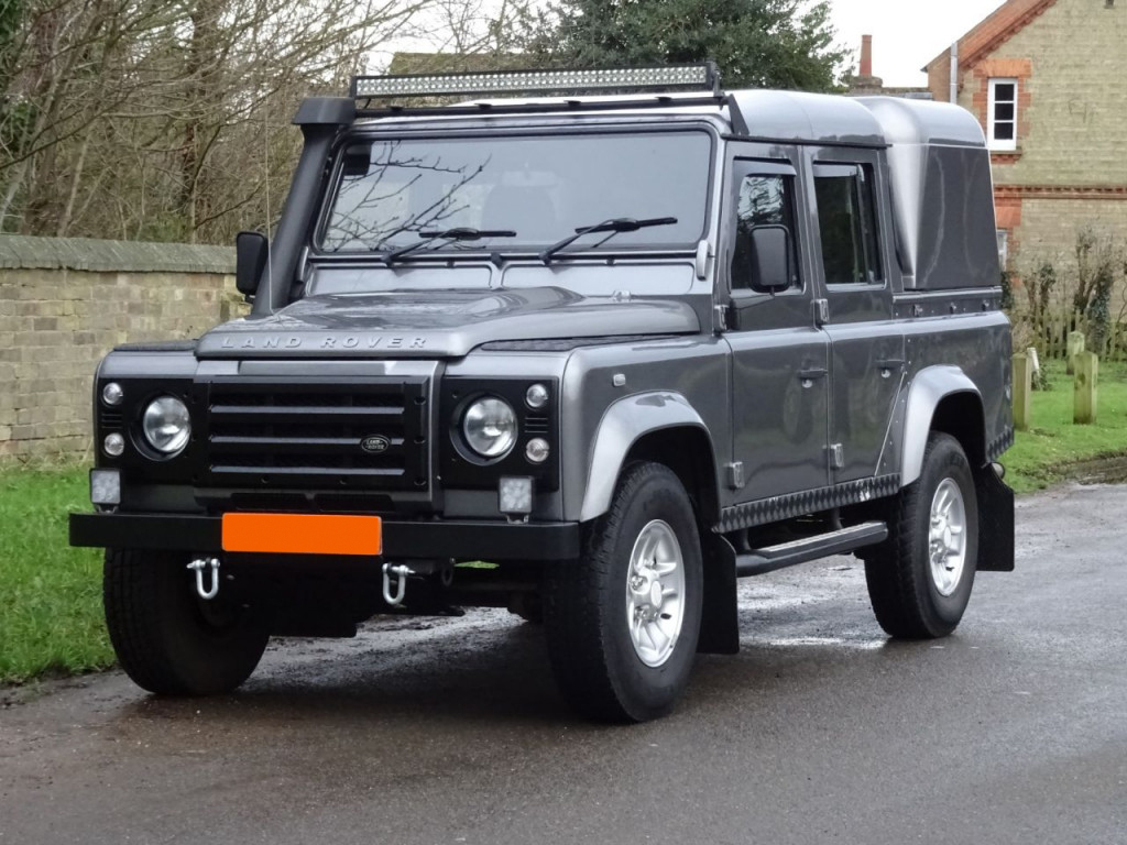 Land rover defender 2009