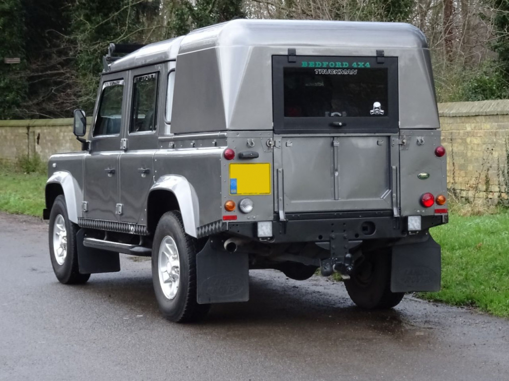 Land rover defender 2009