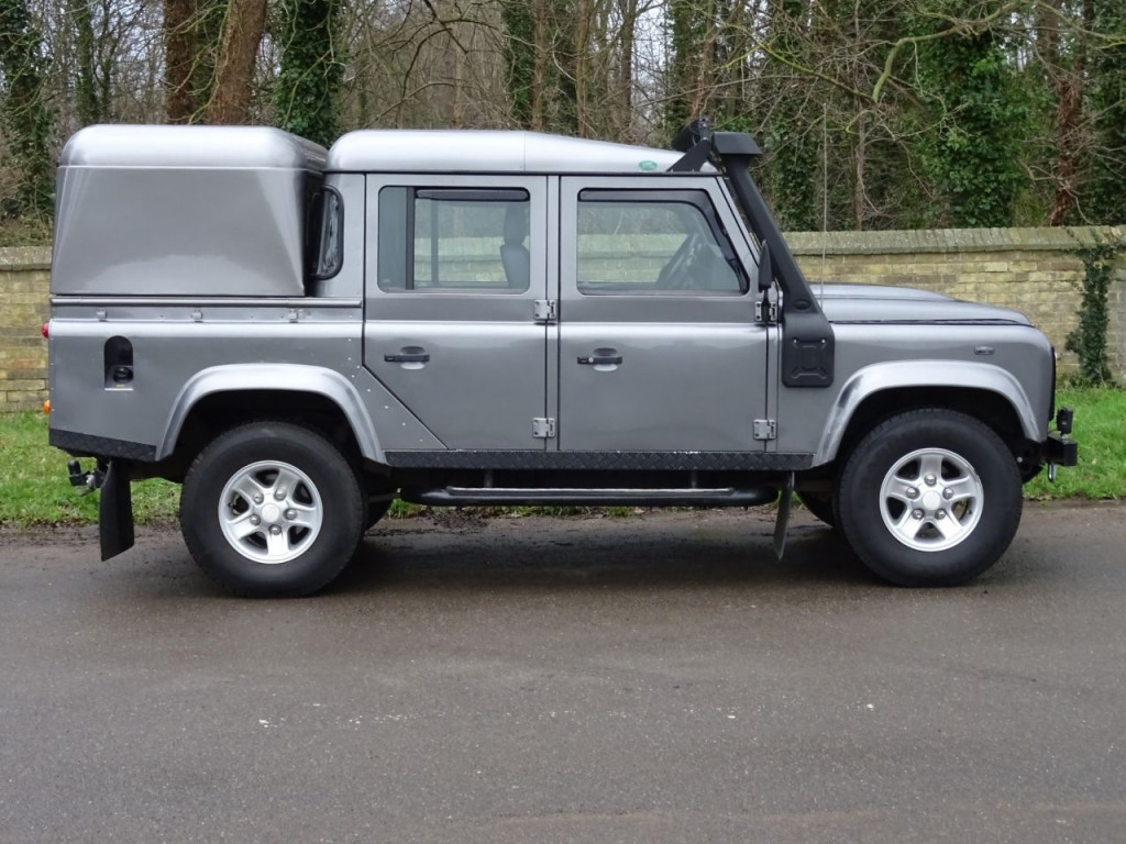Land rover defender 2009