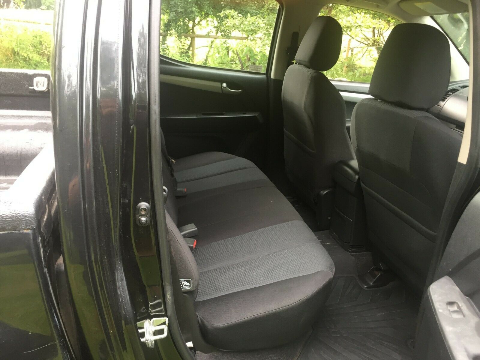 Isuzu D-max 2013/0 - Global Int Ltd